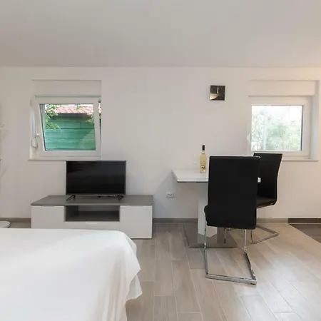 Goran Апартаменты *